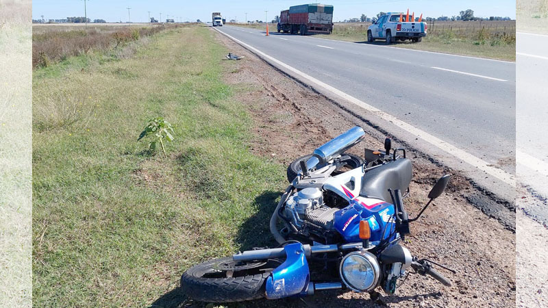 Un motociclista sufrió un particular accidente en la ruta 188