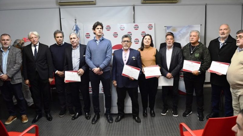 Lousteau y Manes encabezaron un homenaje de la UCR a veteranos de Malvinas