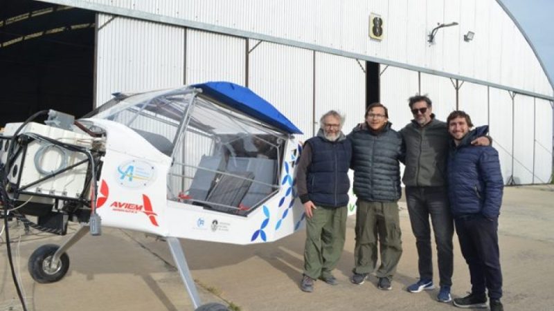 Desarrollan el primer avión moto propulsado eléctrico de Argentina