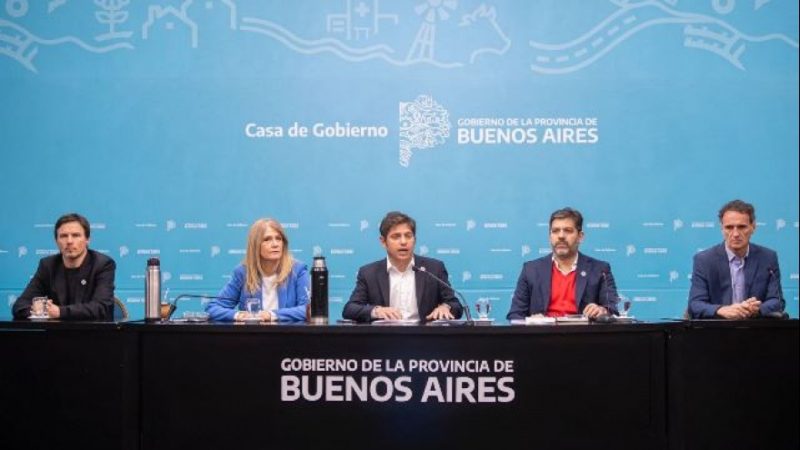 Kicillof lo cruzó a Milei por la localización de la planta de GNL