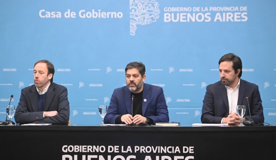 Anuncian aumento de aportes del IOMA a hospitales y mejoras en haberes de estatales