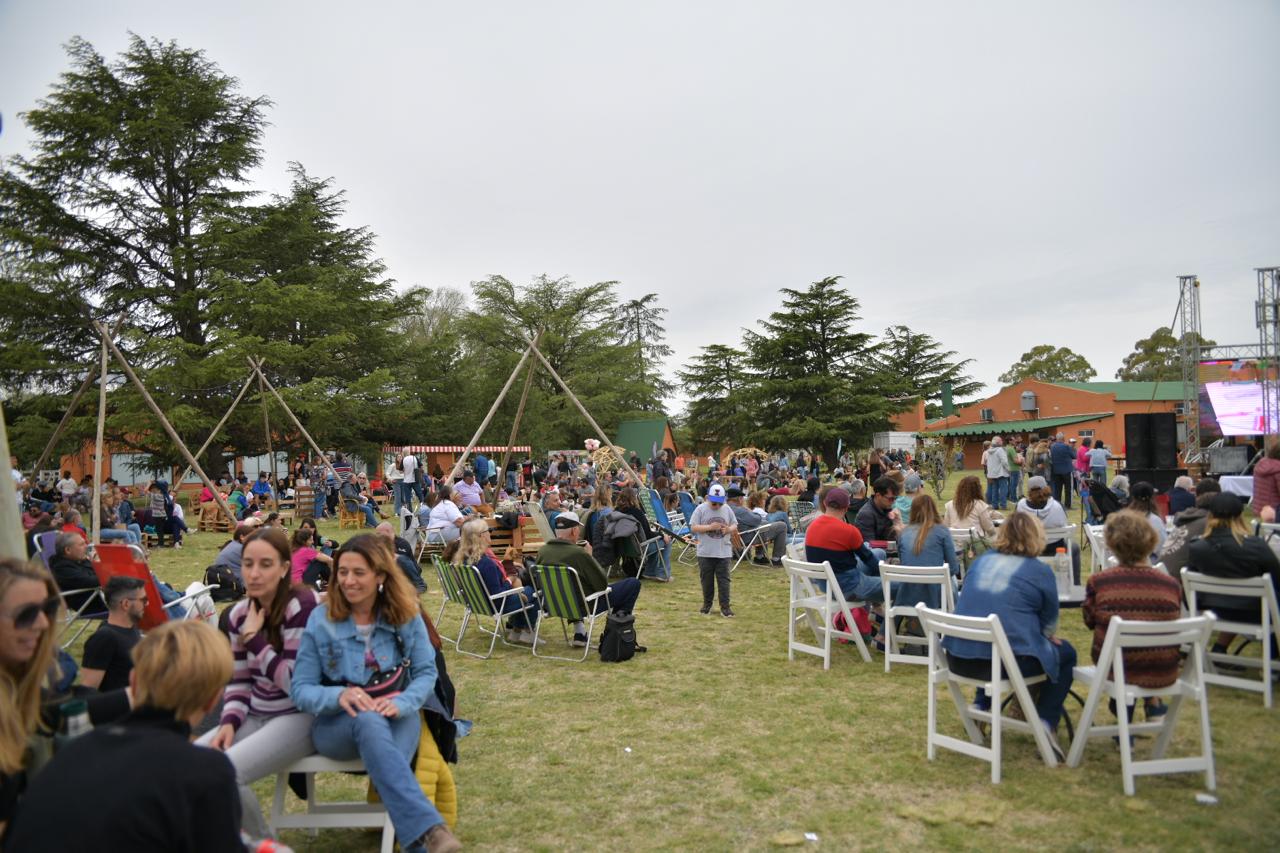 La primera Fiesta del Pan hizo brillar a Carhué y a la región