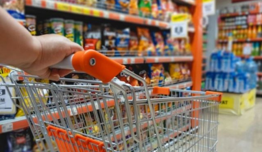 En octubre el consumo masivo se desplomó 20,4% interanual