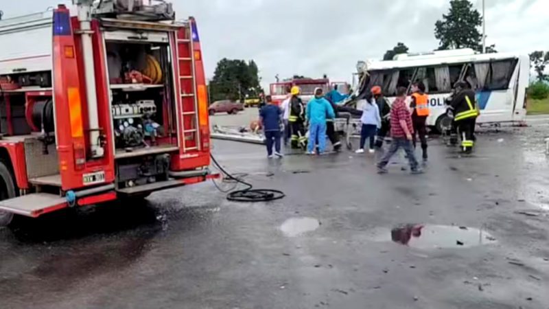 Impactante accidente en ruta 7 dejó cuatro personas fallecidas y 17 heridas