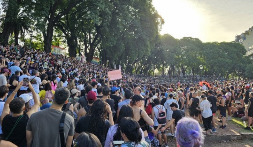 Multitudinaria asamblea “antifascista” convoca a marchar el 1 de febrero