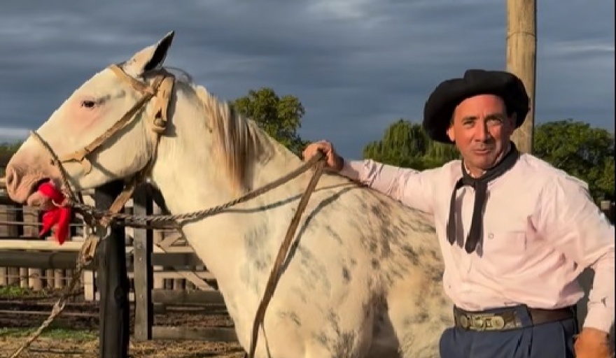 El domador bonaerense que conquistó las redes tras una caída que se hizo viral