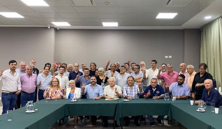 El Grupo Descartes expresó su respaldo al gobernador bonaerense