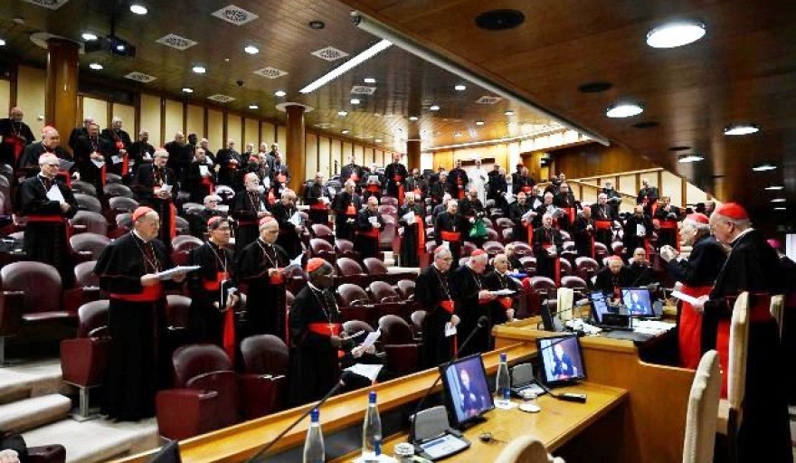 Cardenales reflexionan sobre la Iglesia y los preparativos para el Cónclave