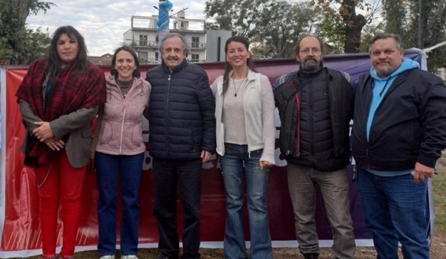 Ricardo Alfonsín en otra gira provincial, lanzó fuertes críticas a Milei