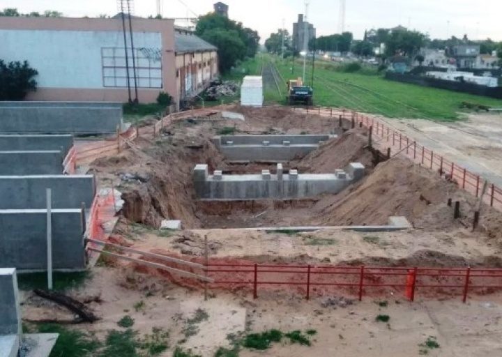 Se cumple año y medio de paralización de la obra pública que dividió a Junín en dos