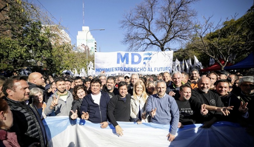 Kicillof encabezó la columna del MDF que participó de la marcha en apoyo a Cristina
